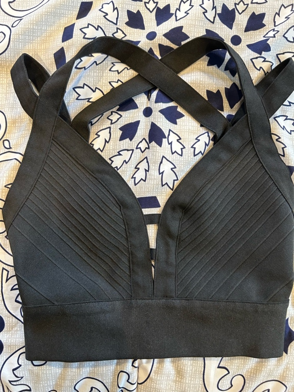 Lulu’s Black Crop Top Crisscross Bralett - Picture 2 of 8